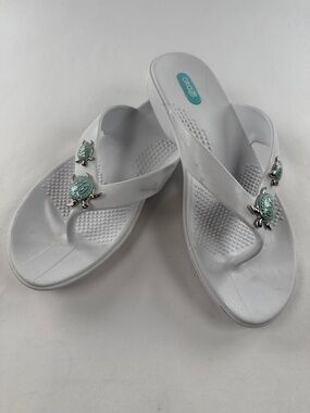 OKA b. White Flip-Flops with Mint Turtle Charms